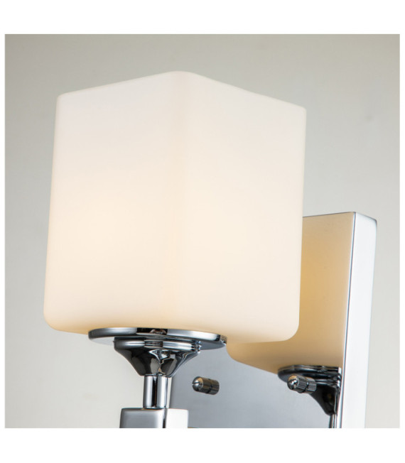 Lampada da parete Kichler Vetro opale, Acciaio cromato lucido