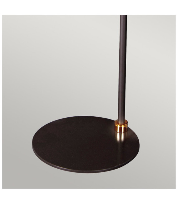 Balance Stehlampe mit schwarzem Stahlschirm