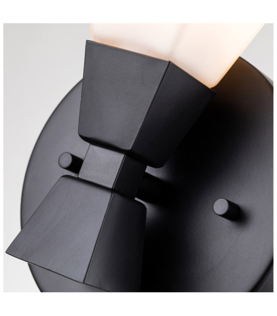 Bowtie Badezimmer-Wandleuchte, Opalglas, mattschwarzer Stahl