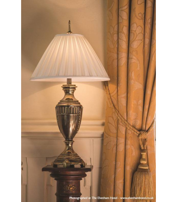 Lámpara Charleston, con pantalla blanquecina